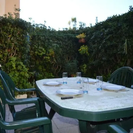 Apartment T2 En Rez-de-chaussee Avec Terrasse Et Parking A Saint-cyprien - Fr-1-225d-472 Saint-Cyprien (Pyrenees-Orientales)